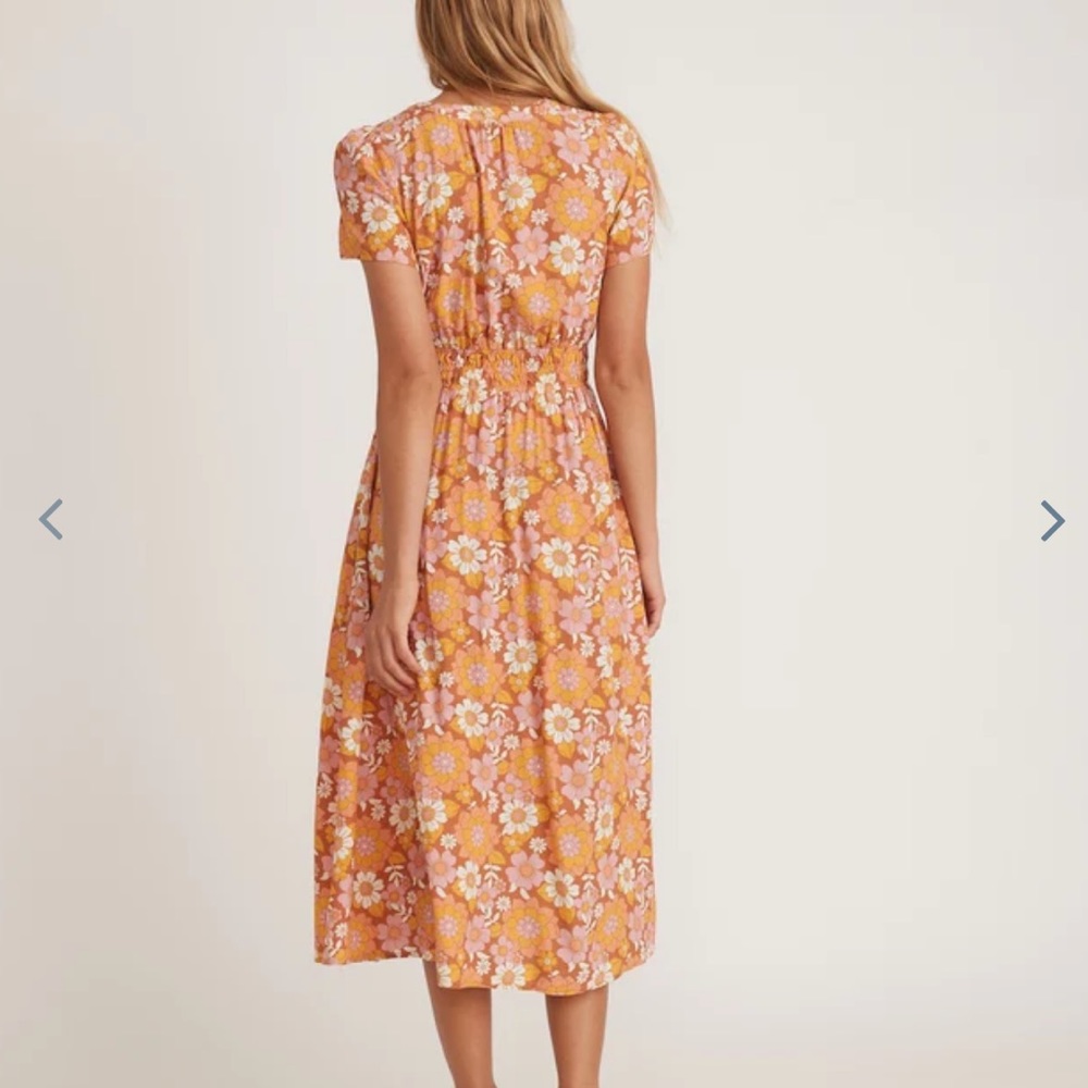 Marine Layer Annika Midi Dress in Amber Brown Wallpaper Floral - Picture 2 of 3